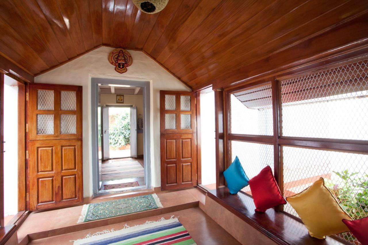 Sardar Bahadur'S Heritage Bungalow Estate Stay Napoklu 외부 사진