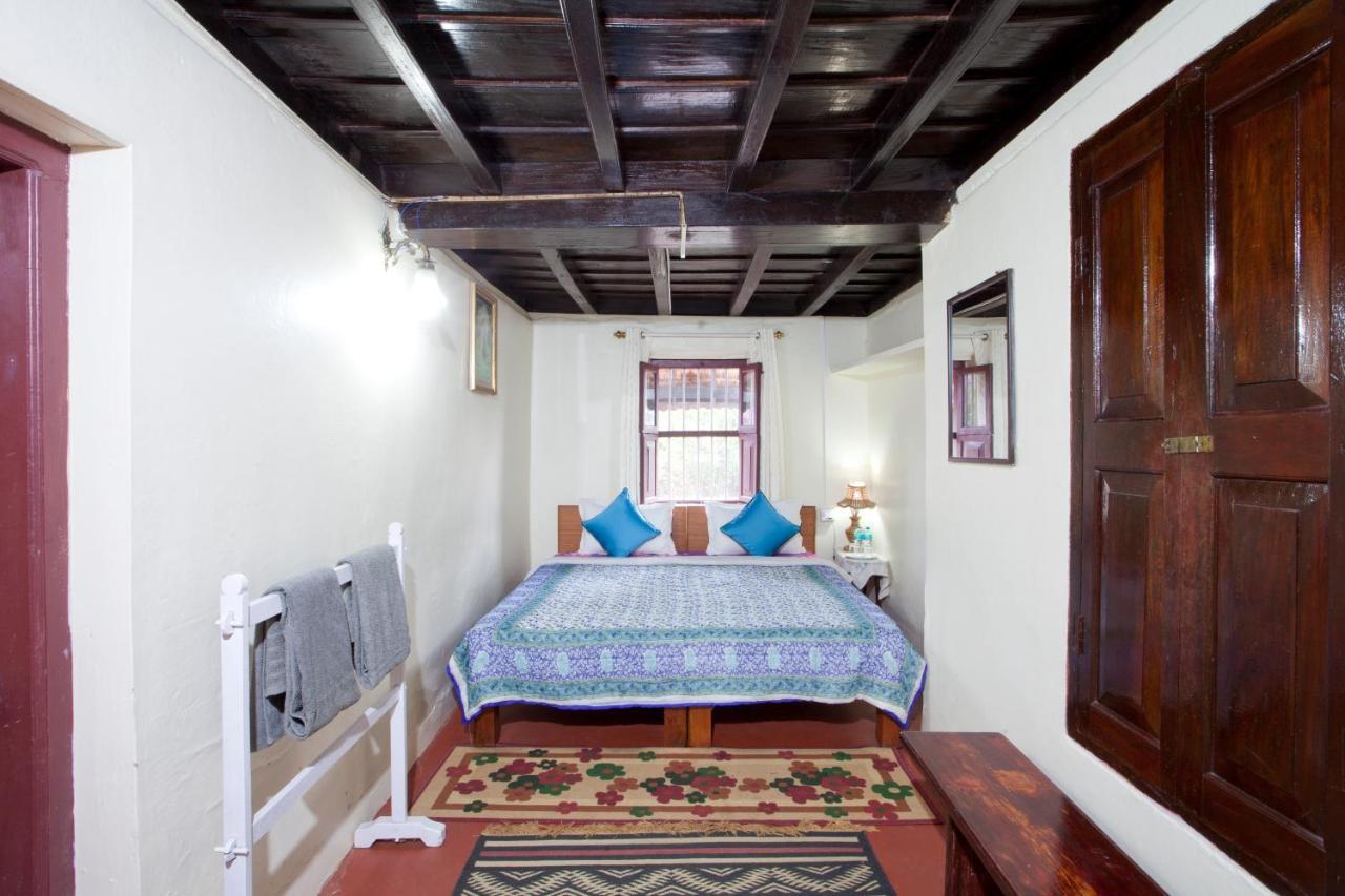 Sardar Bahadur'S Heritage Bungalow Estate Stay Napoklu 외부 사진