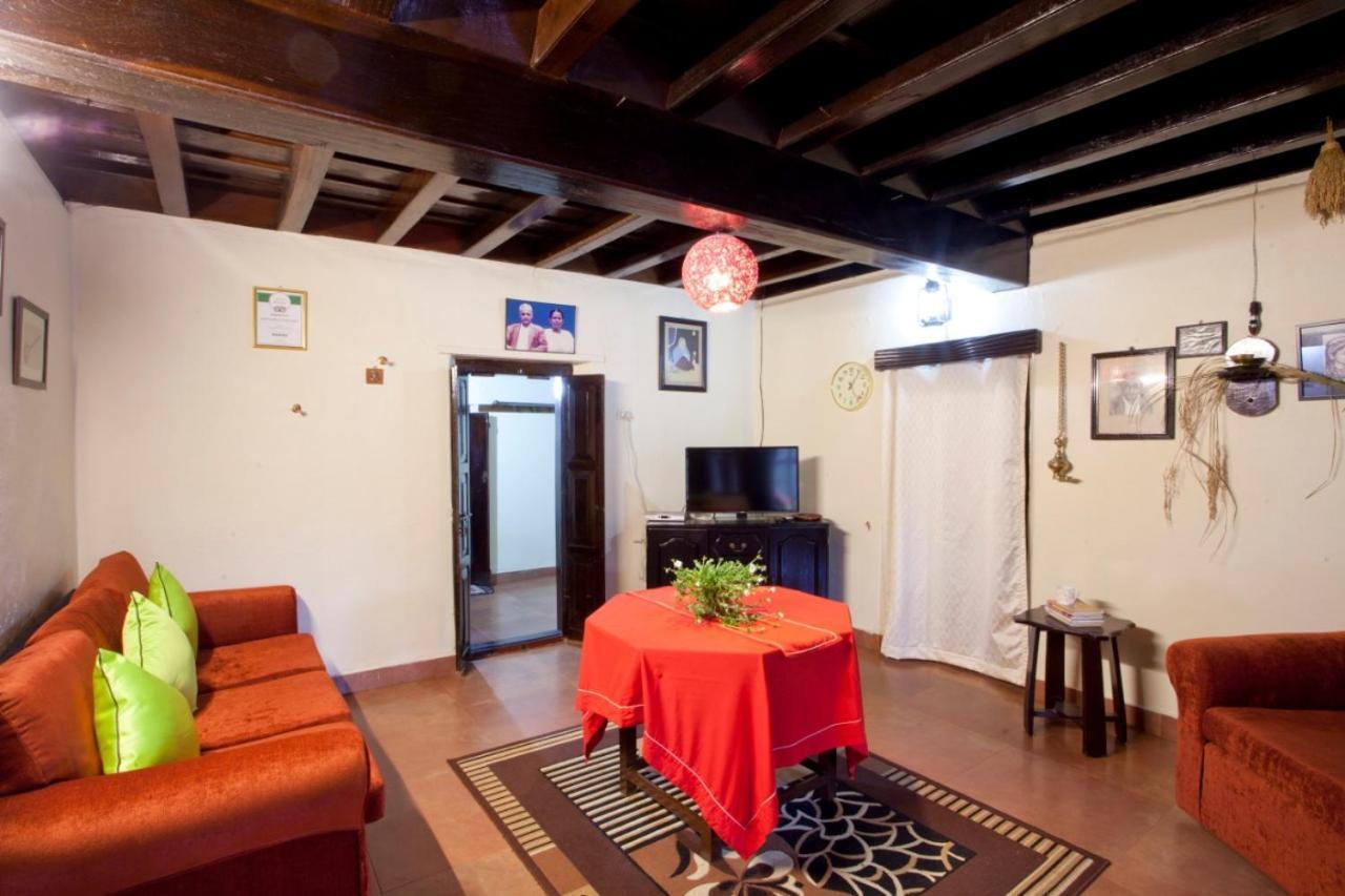 Sardar Bahadur'S Heritage Bungalow Estate Stay Napoklu 외부 사진