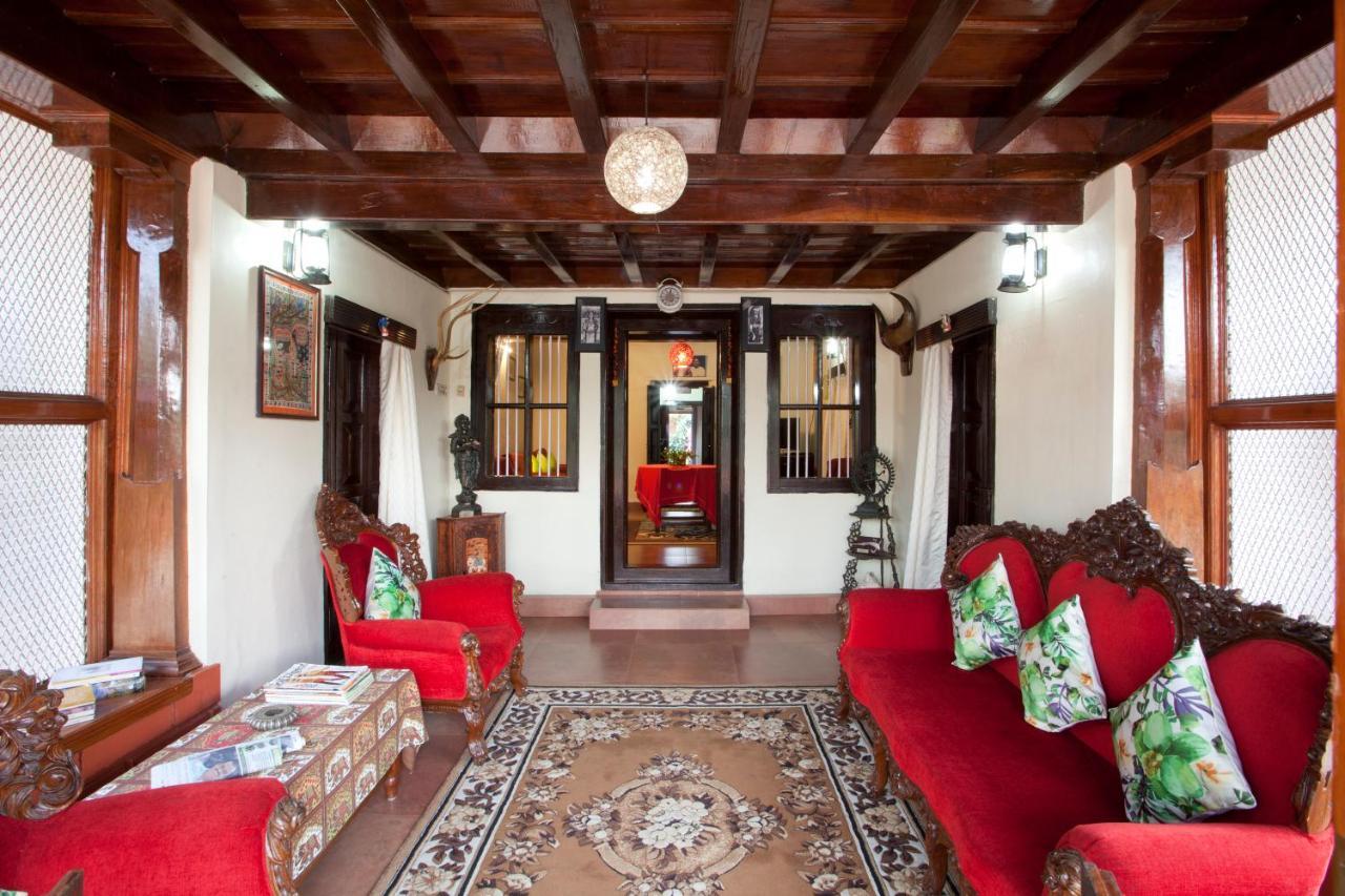 Sardar Bahadur'S Heritage Bungalow Estate Stay Napoklu 외부 사진