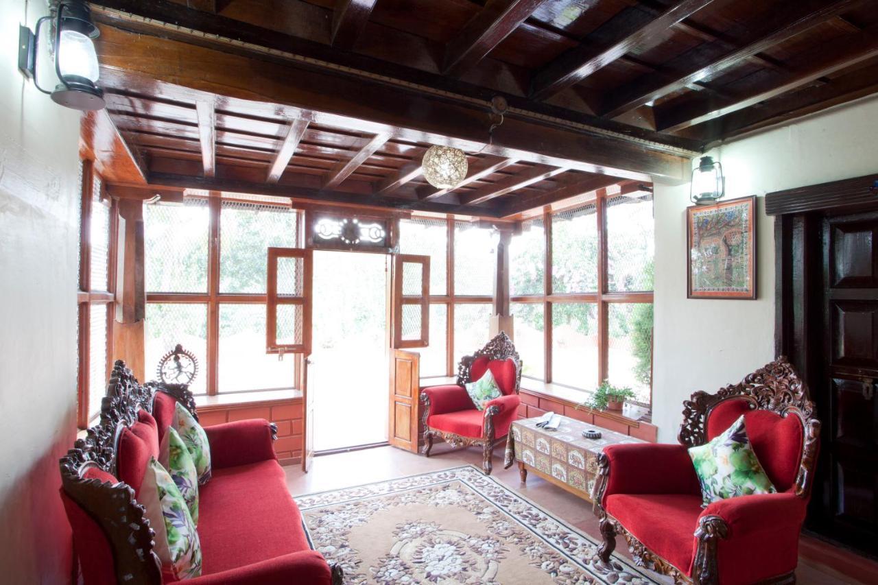 Sardar Bahadur'S Heritage Bungalow Estate Stay Napoklu 외부 사진