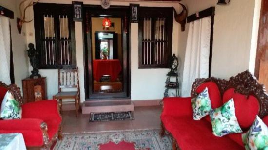 Sardar Bahadur'S Heritage Bungalow Estate Stay Napoklu 외부 사진