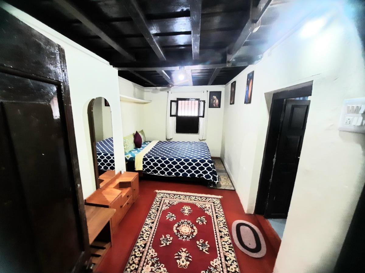 Sardar Bahadur'S Heritage Bungalow Estate Stay Napoklu 외부 사진