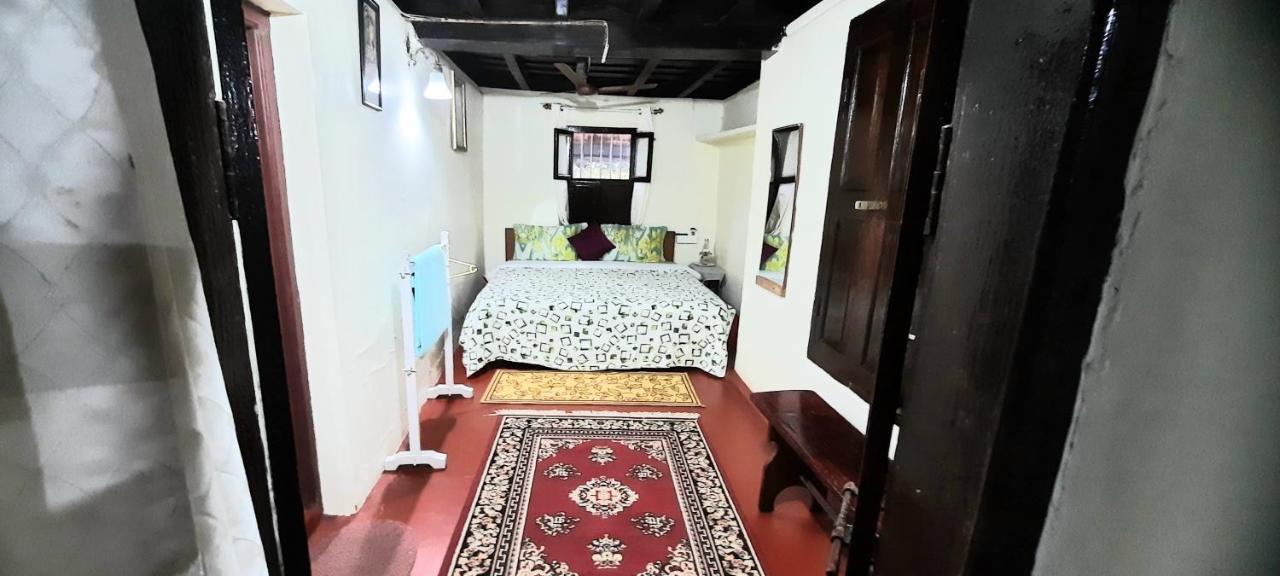 Sardar Bahadur'S Heritage Bungalow Estate Stay Napoklu 외부 사진